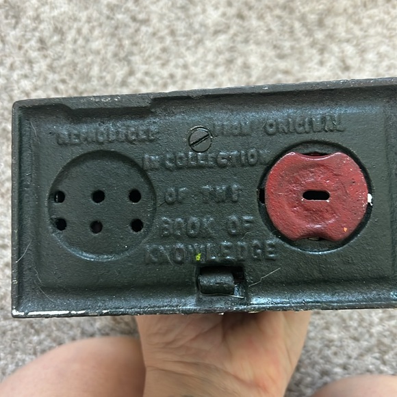 Vintage Cast Iron Book Of Knowledge, Reproduction ‘Ole Puffer' Bulldog Bank. - Picture 6 of 11